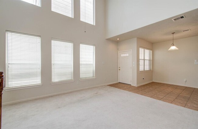 Building Photo - 13302 Southpoint Ln