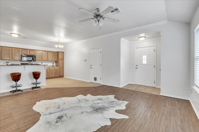 Adorable, Gated Neighborhood - Adorable, Gated Neighborhood House