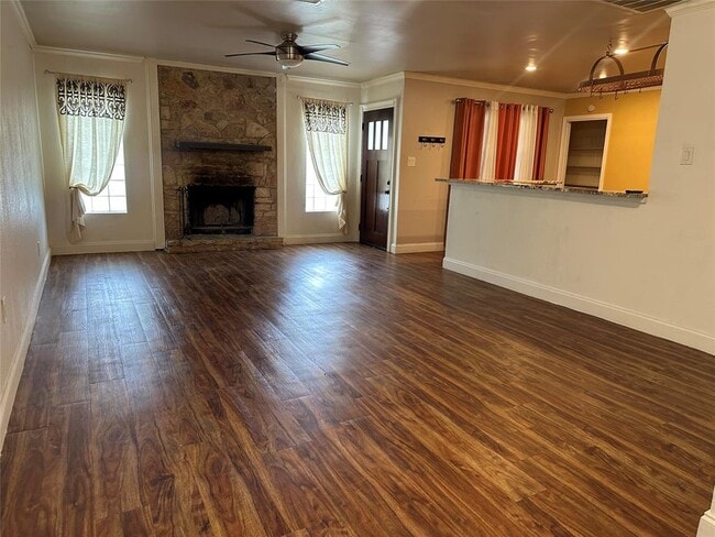 Building Photo - 6004 Palm Cir