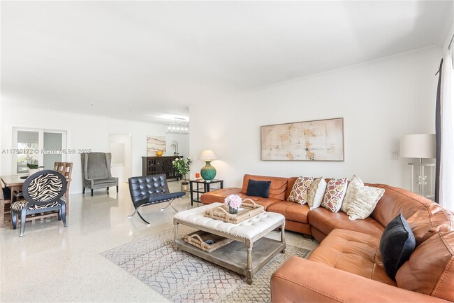 Foto del edificio - 9700 W Bay Harbor Dr