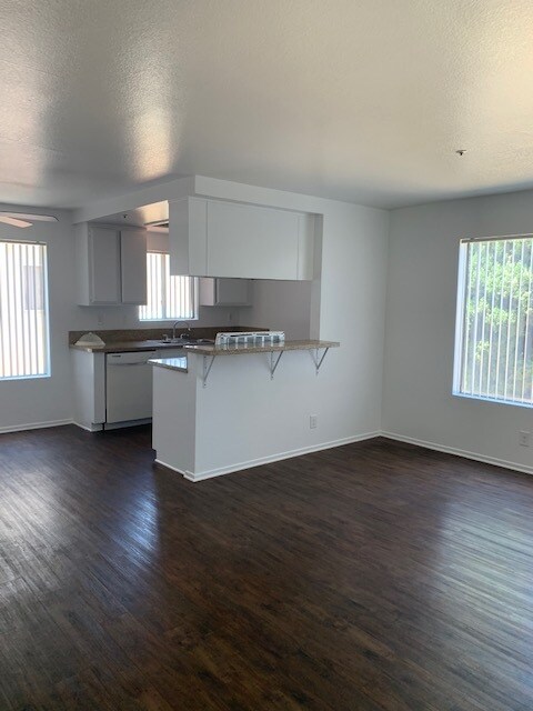 Building Photo - 3311 W 139th St
