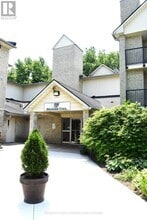 Building Photo - 725-725 Deveron Crescent