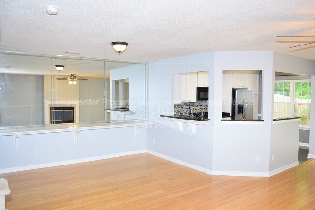 Foto del edificio - 3809 Peppercorn Way
