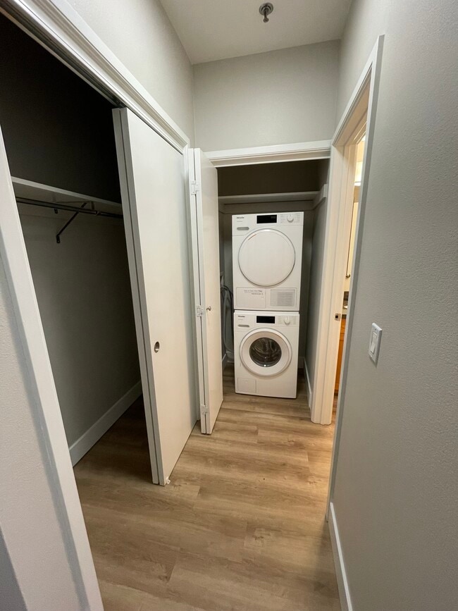 Studio 396SF - Laundry - The Cedars