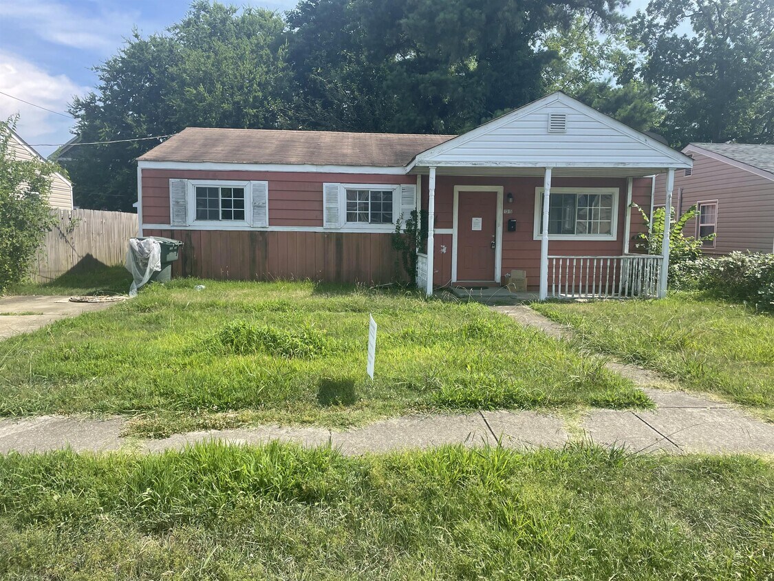 Primary Photo - 1315 W 41st St