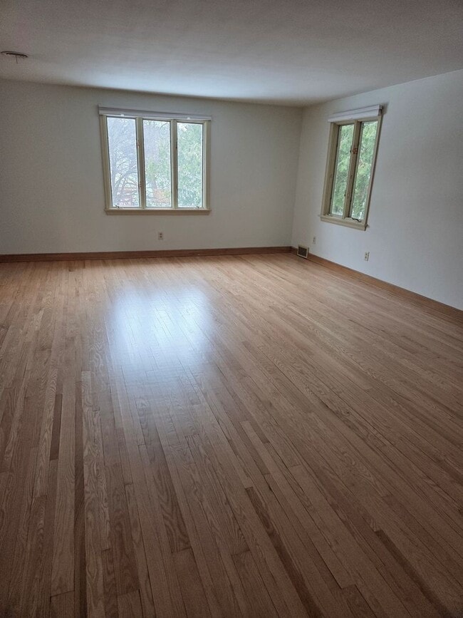 Building Photo - 318 McKinley Ave