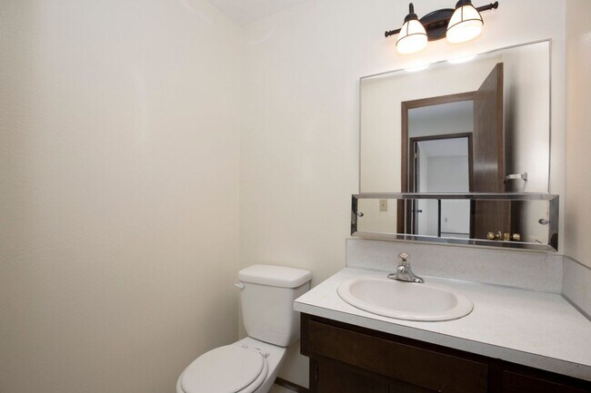 Foto del edificio - 1819 3rd Ave W