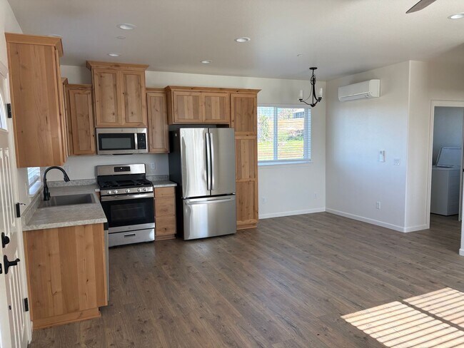 Foto del edificio - 1329 Taylor Ln