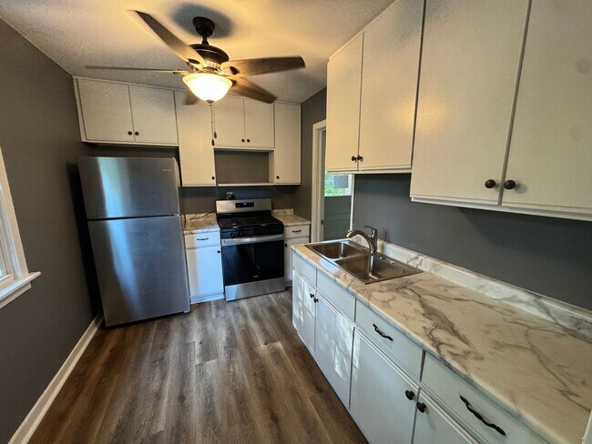 Foto del edificio - Cozy 2-Bedroom Home In a Peaceful Neighborhood!