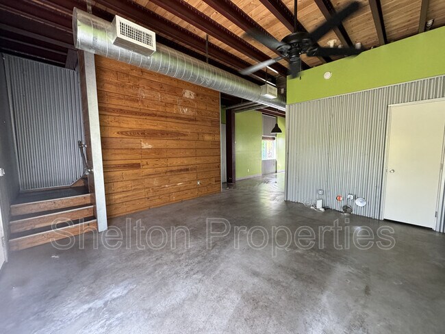 Foto del edificio - 2121 W Hayward Ave
