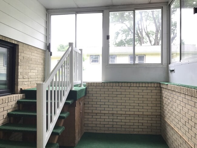 Building Photo - SPACIOUS 2 BEDROOM, ALL MAJOR UTILITIES IN...