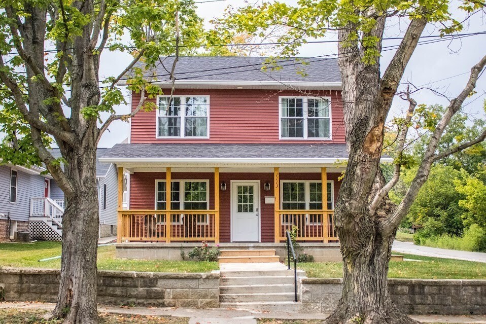Foto principal - 1113 N Indiana Ave