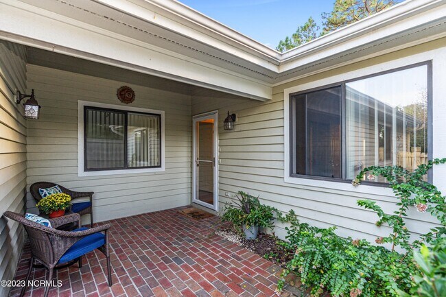 Building Photo - 6016 Inland Greens Dr
