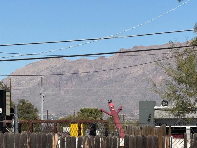 Foto del edificio - 5019 E 1st St