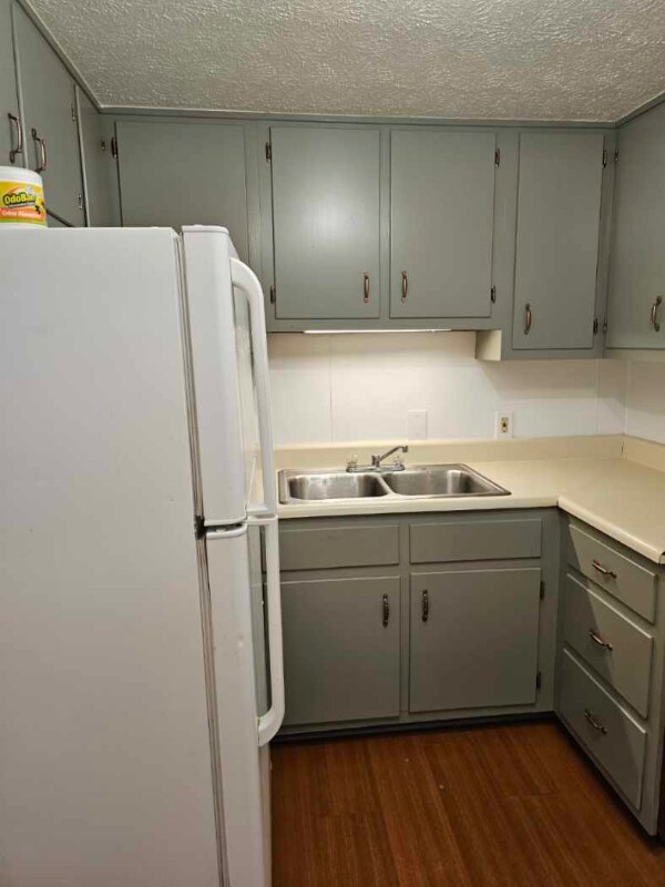 155 Midway Dr Unit B, Oliver Springs, TN 37840 Room for Rent in