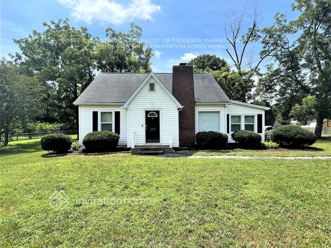 Primary Photo - 2200 Centergrove Rd