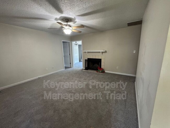 Building Photo - 1520 Kenwalt Dr