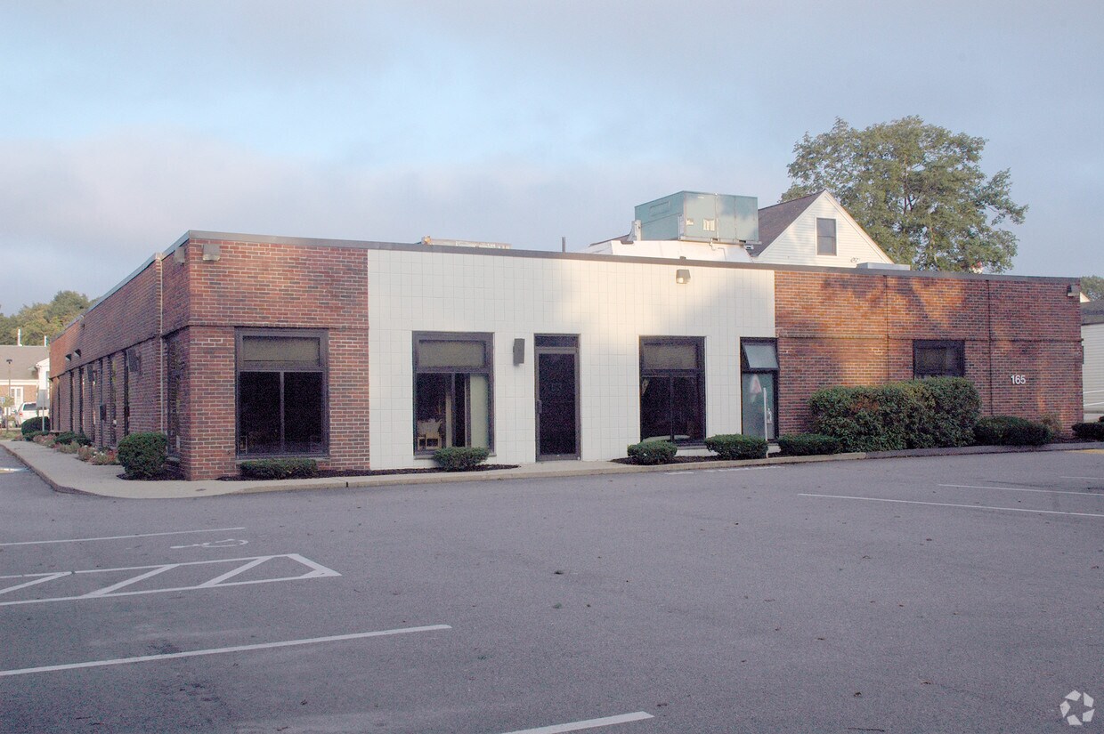 Building Photo - 165-167 Chestnut St