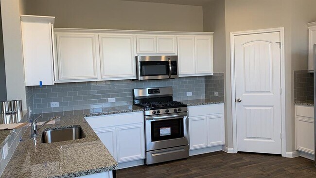Building Photo - 13925 Macquarie Dr