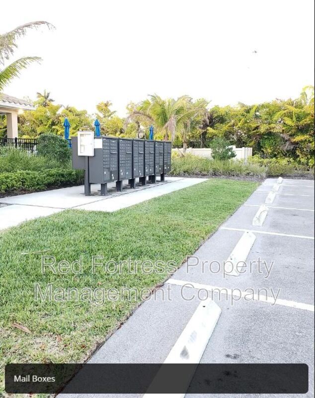 Foto del edificio - 15240 Floresta Ln