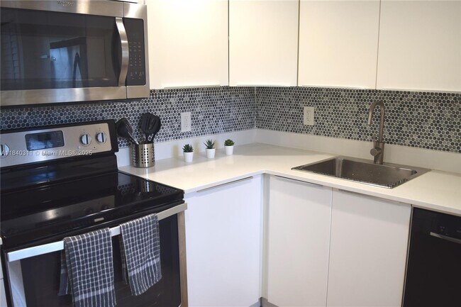 Foto del edificio - 3970 Oaks Clubhouse Dr