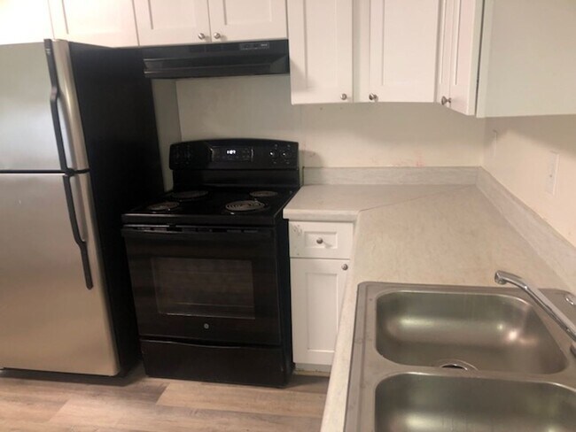 Foto del edificio - Three Bedroom Ranch Home in Yorkmount! COMING SOON!