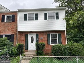 Building Photo - 14451 Village Dr