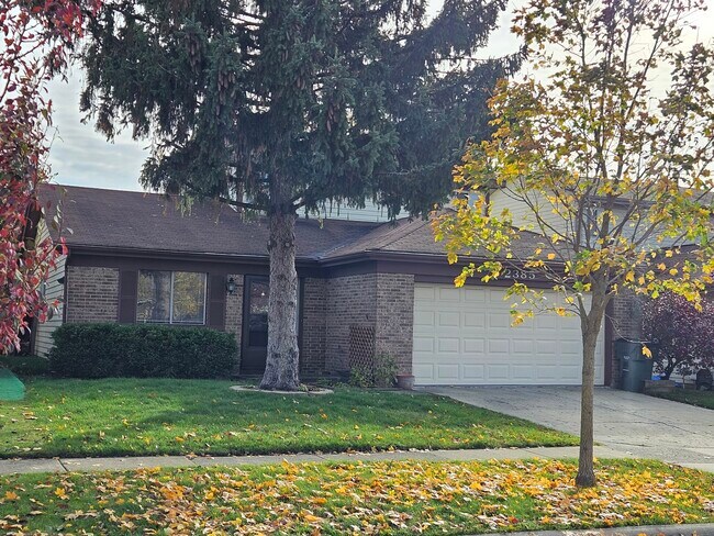 Foto del edificio - 2385 Goldfinch St