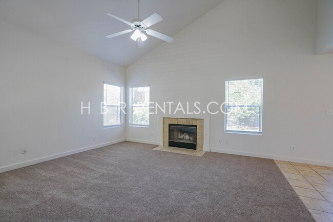 Building Photo - Charming 3-Bed, 2.5-Bath Home in One of Tr...