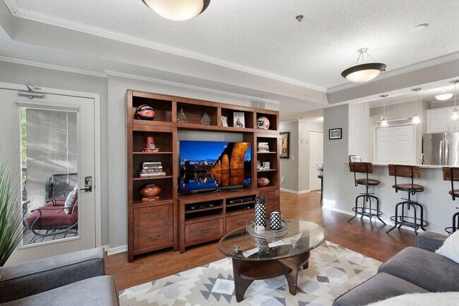 Foto del edificio - 645 N 1st St