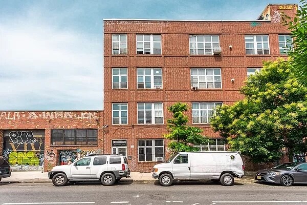 Primary Photo - 385 Troutman St
