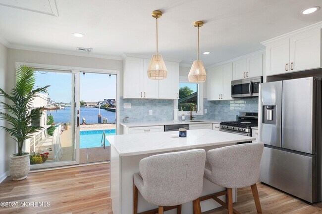 Foto del edificio - 1345 Bay Ave