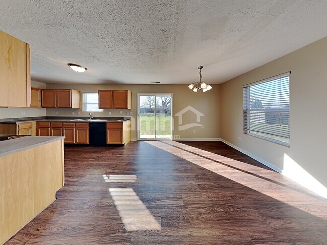 Foto del edificio - 3457 Black Forest Ln