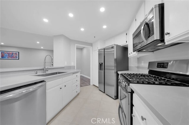 Building Photo - 2559 Plaza del Amo
