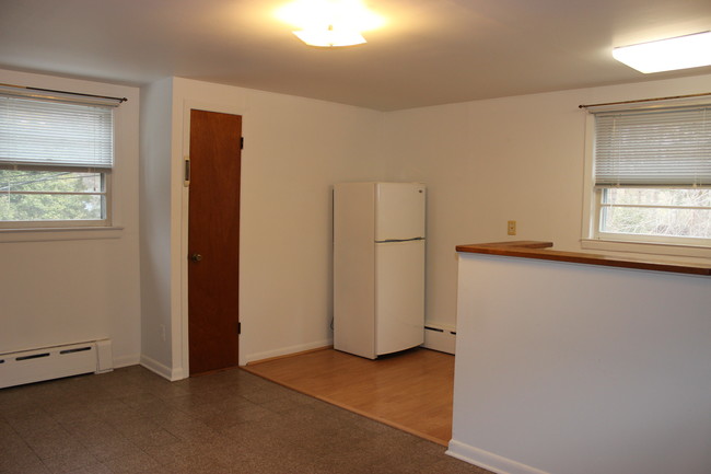 Kitchen/Living Room - 90 Dogwood Ln