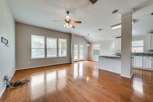 Building Photo - 5909 Paloma Blanca Dr