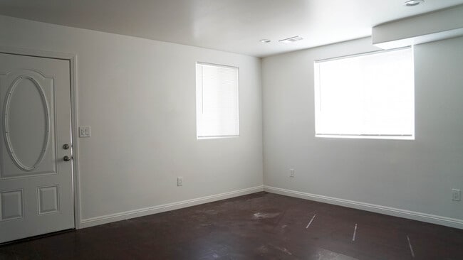 Building Photo - 2519 Alsace Ave