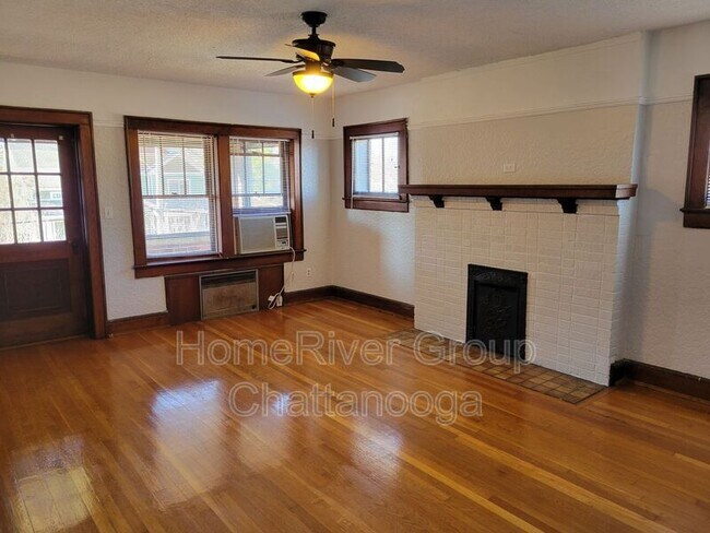 Building Photo - 712 Forest Ave