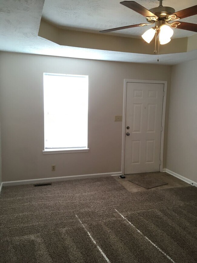 Foto del edificio - Super cute home close to Fort Campbell