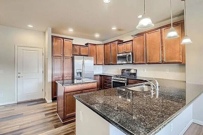 Building Photo - Lovely 2 bedroom townhouse in Centennial