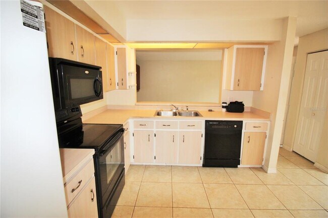 Foto del edificio - 4684 Pheasant Run Dr