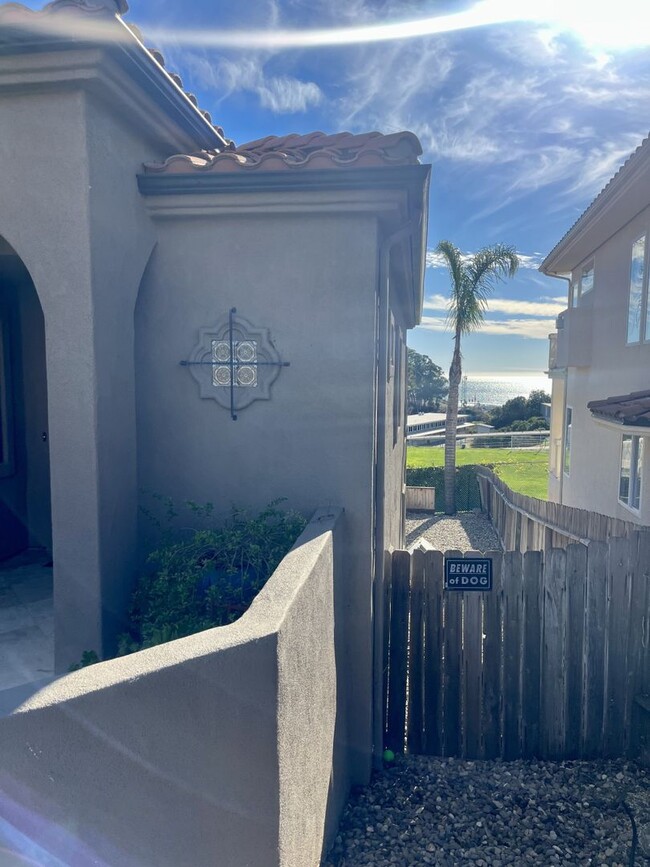 Building Photo - Ocean View 3 Bedroom 3 Bath Pismo Heights ...