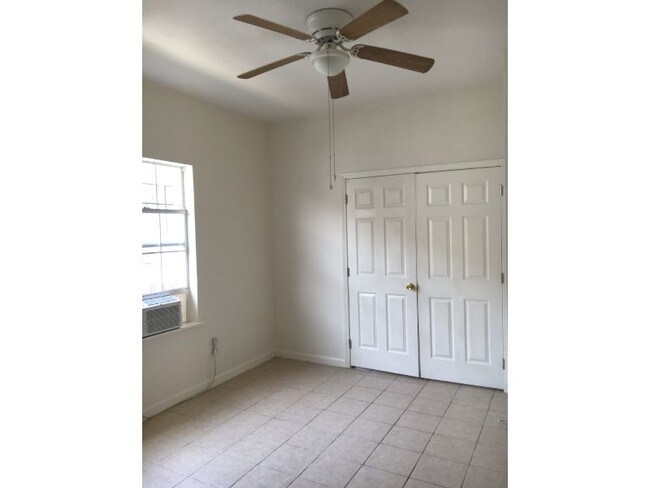 Building Photo - 8630 Apricot St