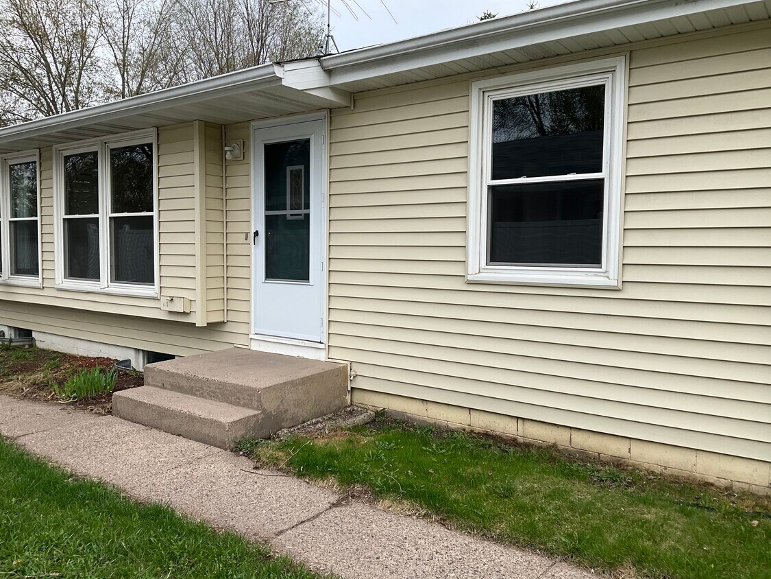 1332 12th Ave N, Saint Cloud, MN 56303 Townhome Rentals in Saint