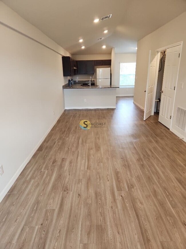 Building Photo - APPLY TODAY