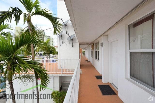 Building Photo - North Bay Villas