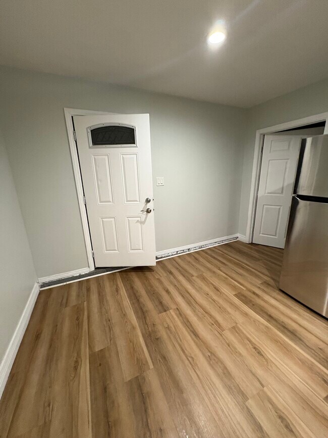 Foto del edificio - 23592 Flight St