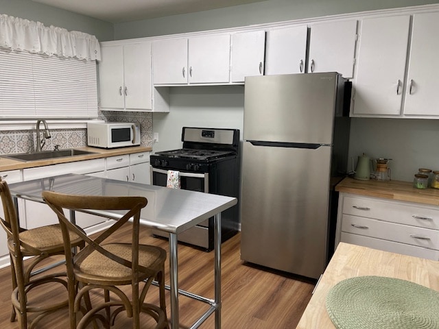 Photo - 1942 E 120th St Apartment