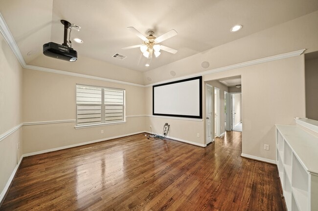 Foto del edificio - 1121 Beall Landing Ct