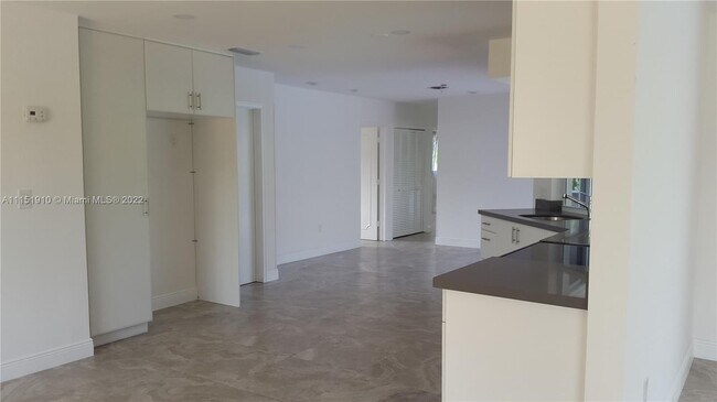 Foto del edificio - 2325 NE 195th St